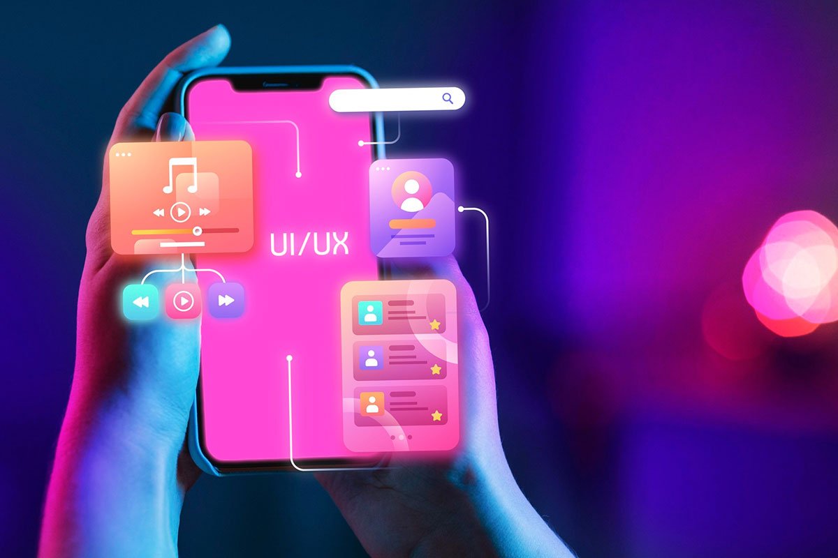 Dijital dünyada kullanıcıların büyük çoğunluğu artık internete mobil cihazlar üzerinden erişiyor. Akıllı telefonlar ve tabletler, bilgi ararken, alışveriş yaparken veya sosyal medyada gezinirken vazgeçilmez hale geldi. Bu nedenle web sitelerinin tasarımında mobil öncelikli yaklaşım (mobile-first design) artık bir seçenek değil, zorunlu bir standart haline geldi.