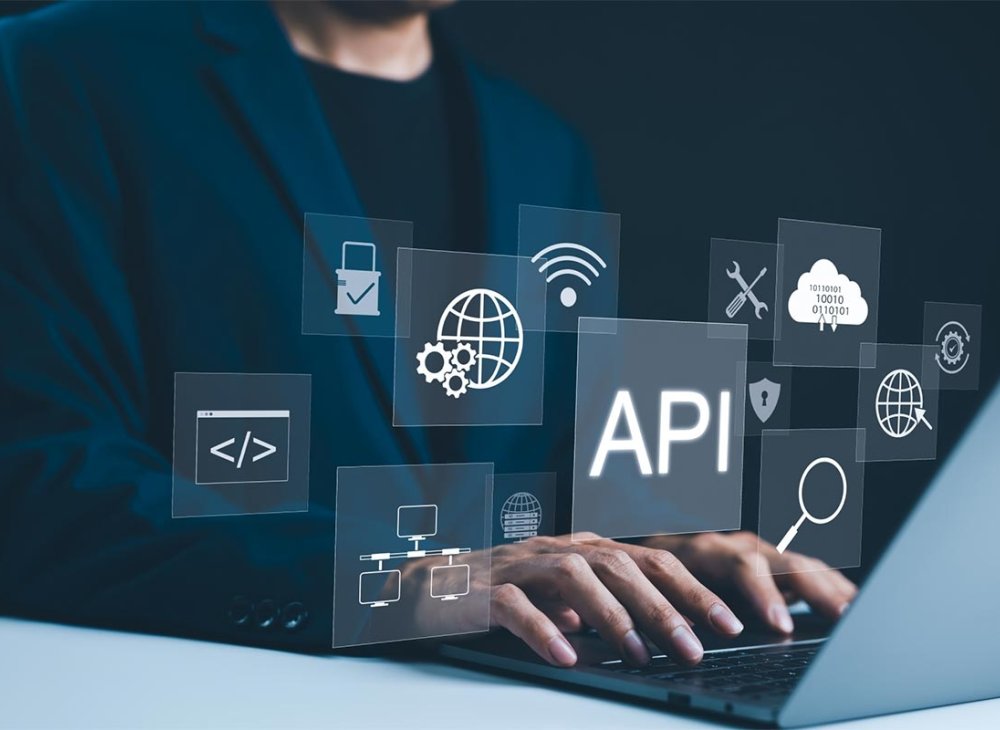 Farklı sistemlerin birbiriyle sağlıklı iletişim kuramaması, iş süreçlerinde aksamalara ve zaman kaybına yol açar. Bu sorunu çözmek için Mabu Teknoloji olarak özel API çözümleri ve sistem entegrasyonları geliştiriyoruz.