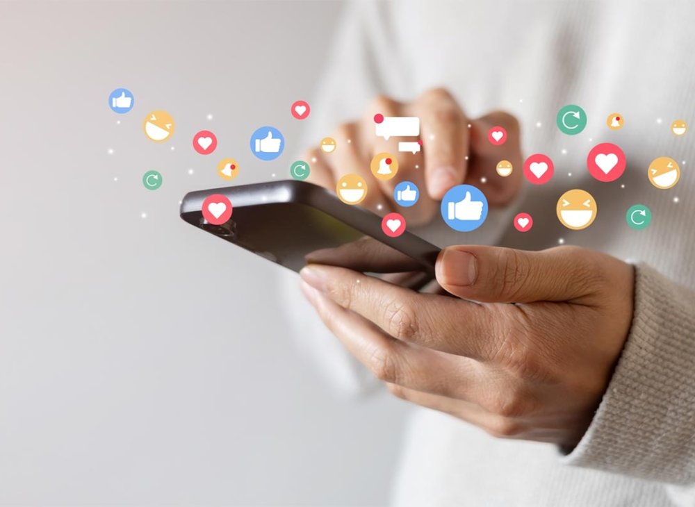 Günümüzde markaların dijital dünyada var olabilmesi için yalnızca web sitesi yetmez. Sosyal medya, doğrudan etkileşim, bilinirlik ve sadakat oluşturmak için en güçlü araçlardan biridir.